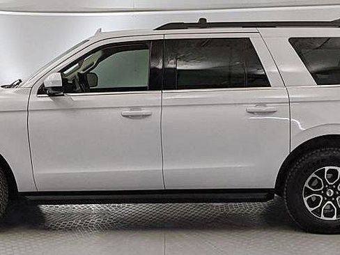 Certified 2024 Ford Expedition Max XLT image 5