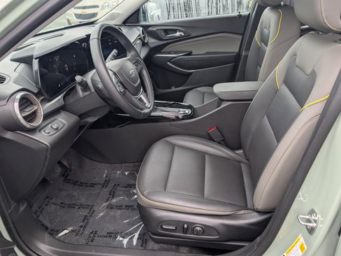 Used 2024 Chevrolet Trax ACTIV w/ Driver Confidence Package image 16