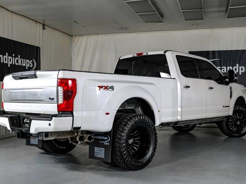 Used 2019 Ford F350 Platinum w/ Platinum Ultimate Package AWD/4WD image 9