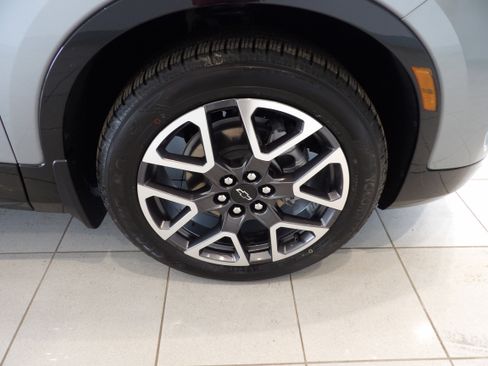 Used 2021 Chevrolet Equinox LT image 29