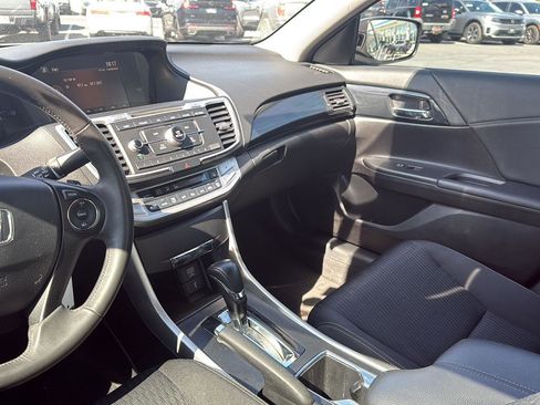 Used 2015 Honda Accord Sport image 22