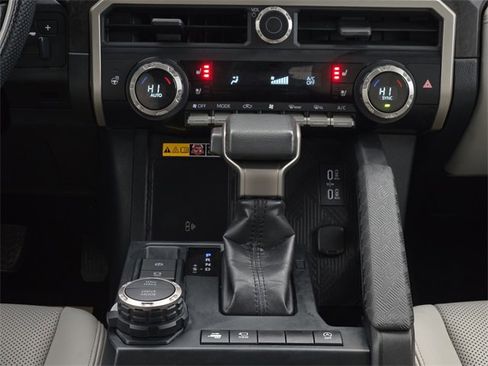 Certified 2024 Toyota Tacoma Limited w/ Limited Package (LT) image 18