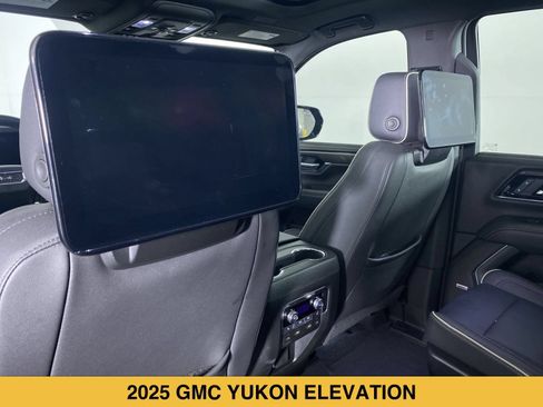 Used 2025 GMC Yukon Elevation w/ Elevation Premium Package AWD/4WD image 18