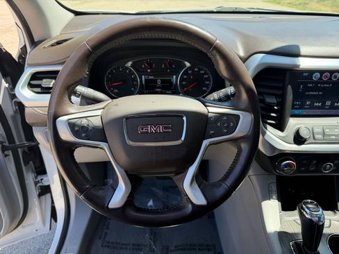 Used 2017 GMC Acadia SLT AWD/4WD image 18