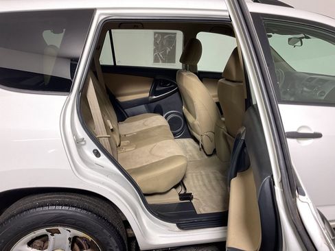 Used 2011 Toyota RAV4 4WD image 23