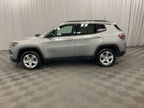 Used 2023 Jeep Compass Latitude w/ Convenience Group AWD/4WD image 12