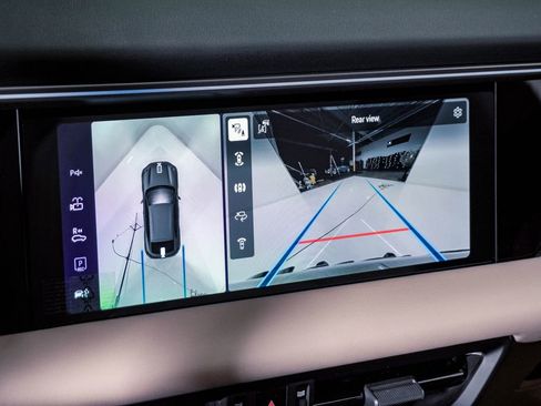 New 2026 Porsche Macan 4 Electric image 23