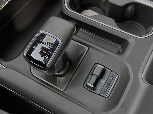 Used 2025 GMC Sierra 1500 Denali Ultimate image 19