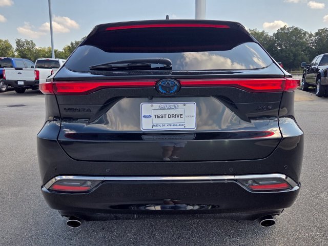 Used 2023 Toyota Venza Nightshade AWD/4WD image 10