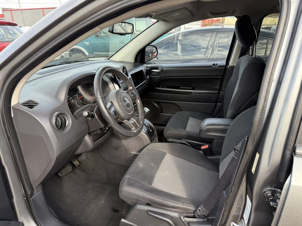 Used 2011 Jeep Compass Latitude AWD/4WD image 7