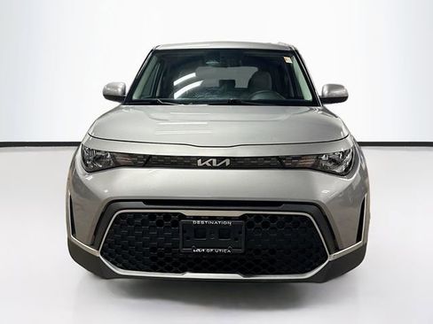 Used 2023 Kia Soul LX w/ LX Technology Package FWD image 2