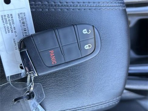 Used 2023 Jeep Compass Trailhawk image 40