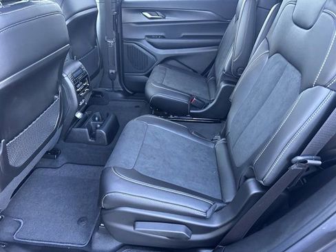 New 2025 Jeep Grand Cherokee L Altitude image 19