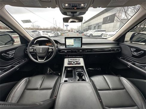 Certified 2022 Lincoln Aviator AWD w/ Premium Package image 3