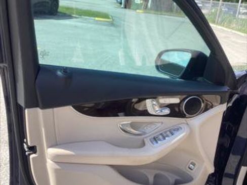 Used 2017 Mercedes-Benz GLC 300 4MATIC image 16