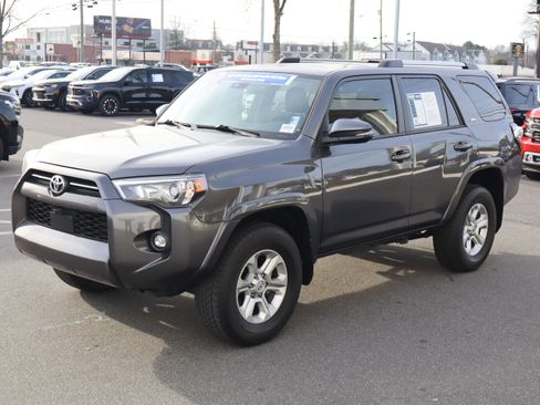 Used 2022 Toyota 4Runner SR5 Premium image 5