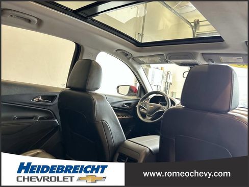 Used 2023 Chevrolet Equinox Premier AWD/4WD image 32