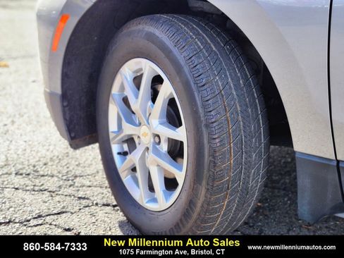 Used 2023 Chevrolet Equinox LT w/ Driver Convenience Package image 30