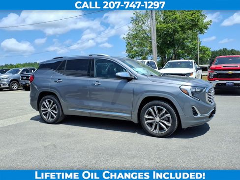 Used 2020 GMC Terrain Denali w/ Denali Premium Package AWD/4WD image 4