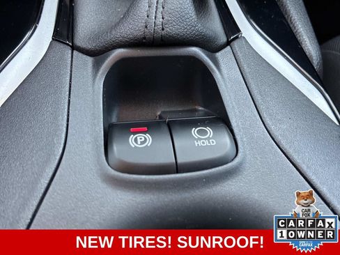 Used 2024 Toyota Corolla Cross LE w/ Moonroof Package AWD/4WD image 29