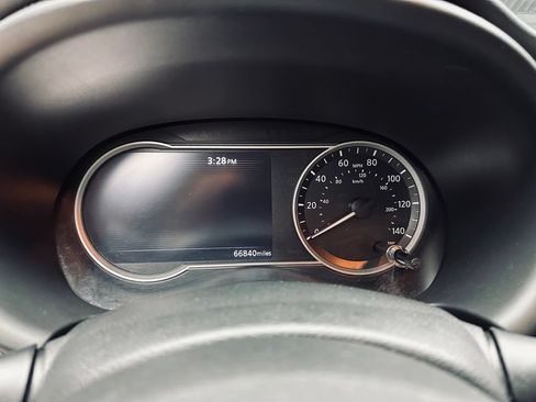 Used 2020 Nissan Kicks SV FWD image 27