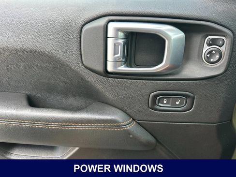 Used 2022 Jeep Gladiator Mojave AWD/4WD image 13