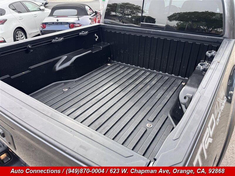 Used 2021 Toyota Tacoma TRD Off-Road w/ Technology Package AWD/4WD image 24