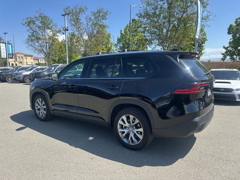 Used 2025 Toyota Grand Highlander FWD image 4