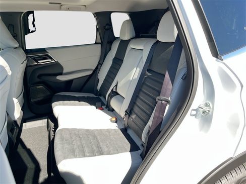 New 2025 Mitsubishi Outlander SE image 26