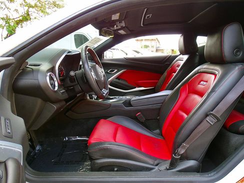Used 2017 Chevrolet Camaro SS RWD image 12