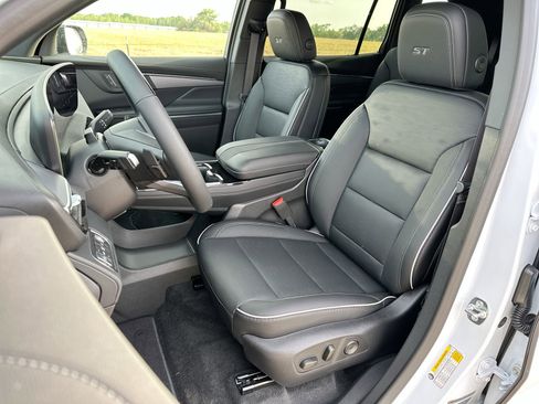 New 2026 Buick Enclave Sport Touring image 11