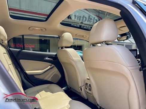 Used 2020 Mercedes-Benz GLA 250 4MATIC w/ Premium Package image 22