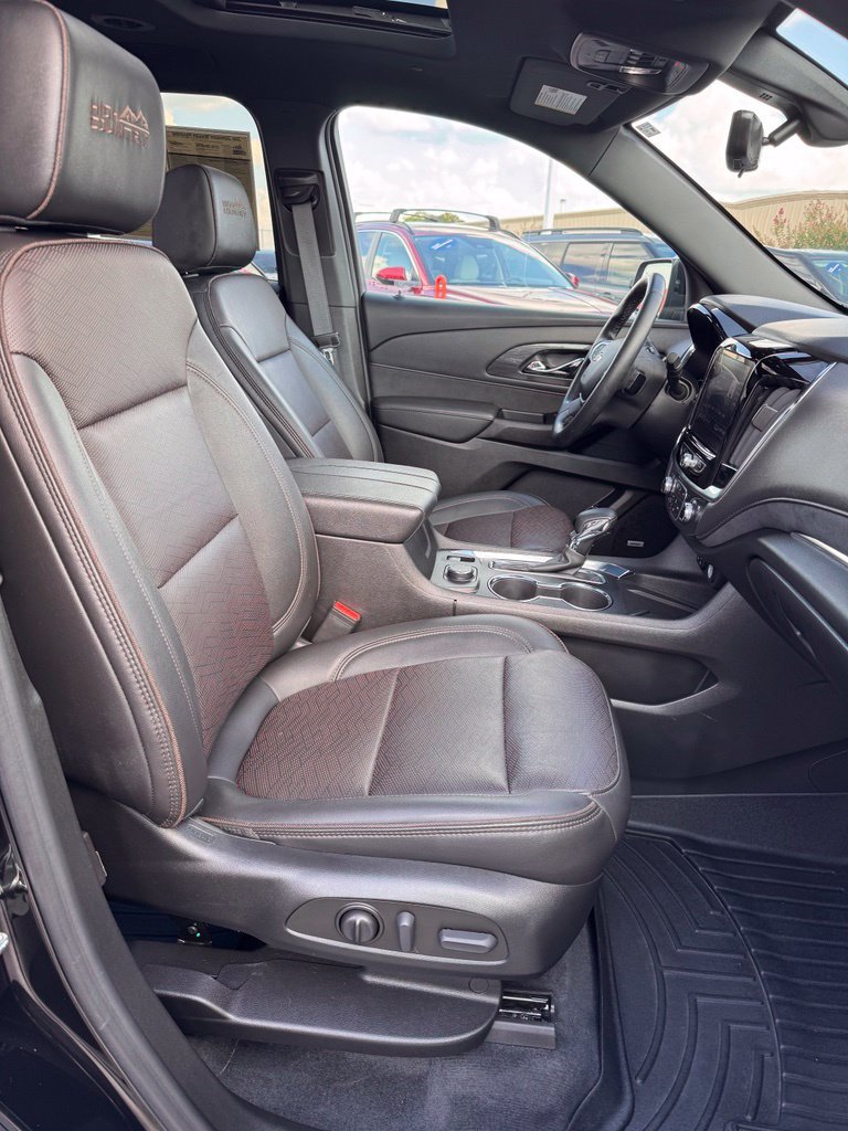 Used 2023 Chevrolet Traverse High Country AWD/4WD image 13