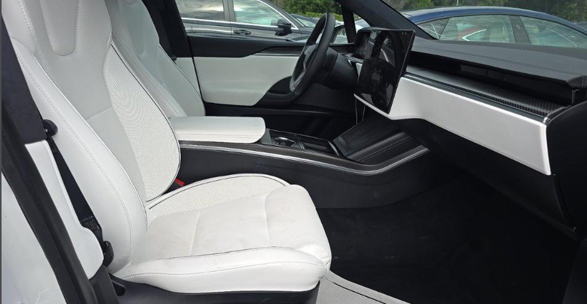 Used 2023 Tesla Model X Plaid AWD/4WD image 2