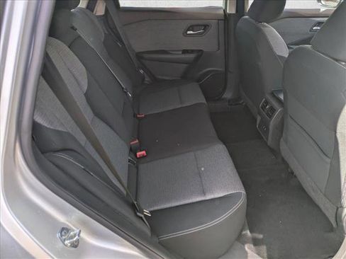 Used 2023 Nissan Rogue SV image 18