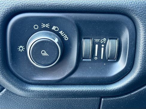 Used 2019 RAM 2500 Tradesman image 12