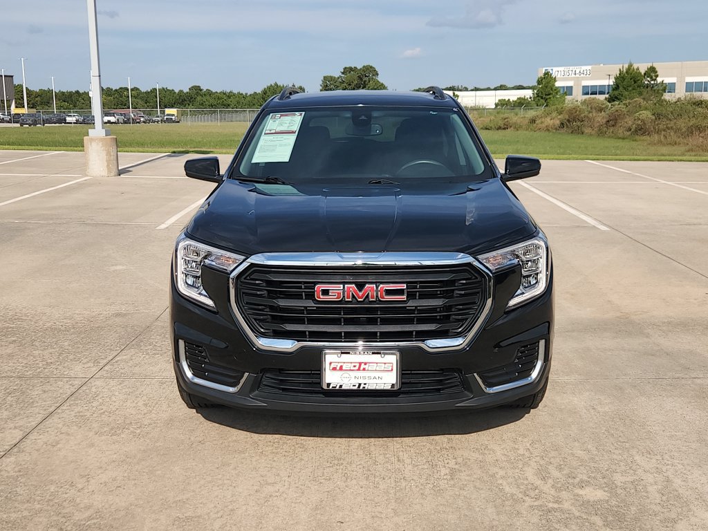 Used 2023 GMC Terrain SLE w/ Driver Convenience Package FWD image 11