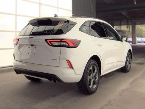 Used 2023 Ford Escape ST-Line w/ Tech Pack #1 AWD/4WD image 4