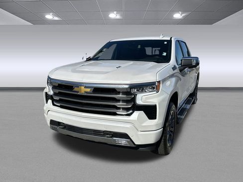Used 2024 Chevrolet Silverado 1500 High Country w/ Z71 Off-Road Package image 7