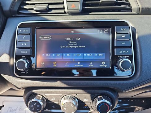 Used 2025 Nissan Versa S w/ Trunk Package image 26