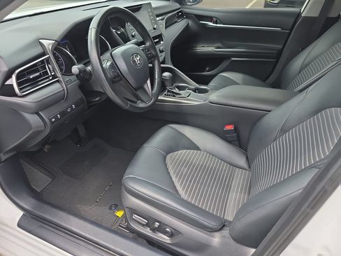 Used 2021 Toyota Camry SE FWD image 10