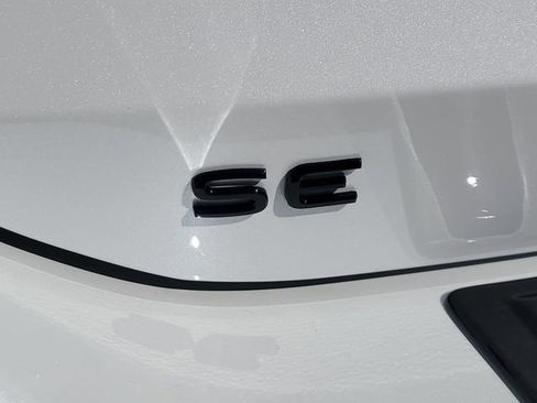 New 2026 Volkswagen Tiguan SE R-Line image 7