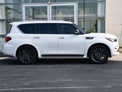 Used 2024 INFINITI QX80 Sensory AWD/4WD image 7