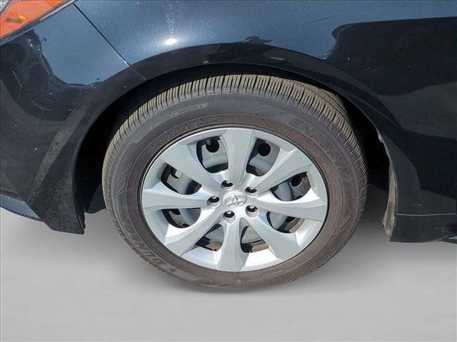 Used 2026 Toyota Corolla LE FWD image 23