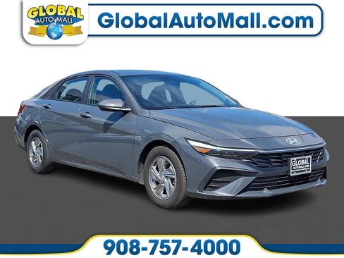 Used 2024 Hyundai Elantra SE FWD image 1