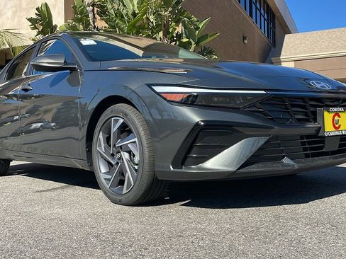 New 2026 Hyundai Elantra Limited image 2