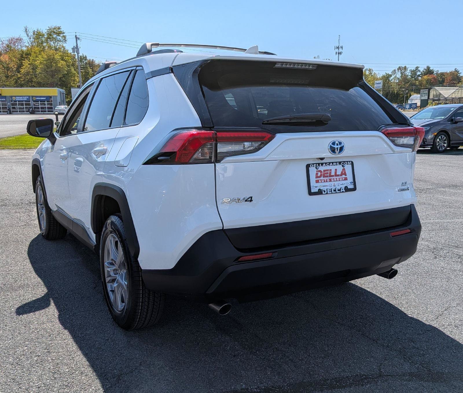 Used 2022 Toyota RAV4 LE AWD/4WD image 7
