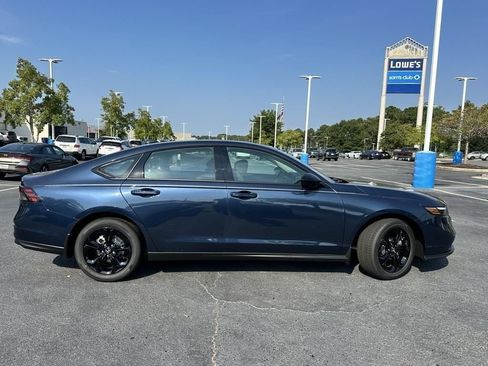 Certified 2025 Honda Accord SE image 5