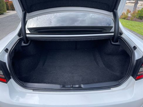 Used 2019 Dodge Charger SXT w/ Leather Interior Group RWD image 9