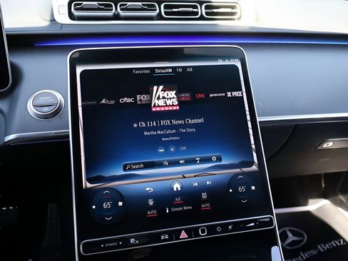 Used 2022 Mercedes-Benz S 500 4MATIC w/ AMG Line Package image 23